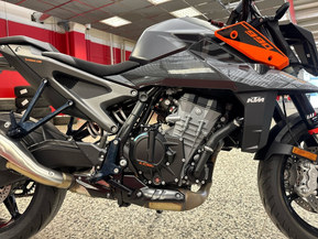 KTM 990