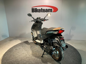 Peugeot Speedfight 4