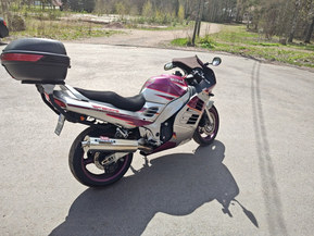 Suzuki RF