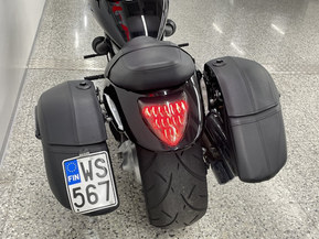 Suzuki Intruder