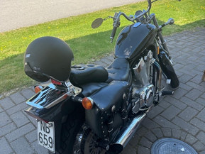 Suzuki Intruder