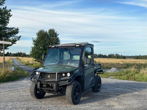 John Deere Gator