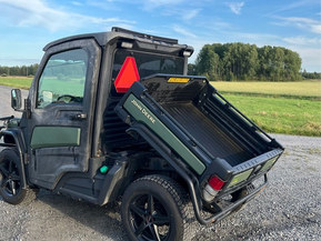John Deere Gator