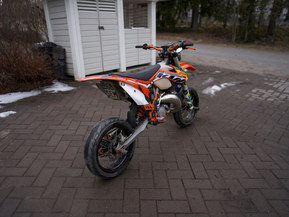 KTM 125