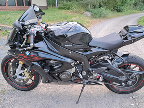 BMW S