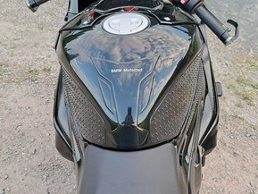 BMW S