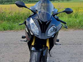 BMW S