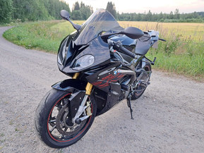 BMW S