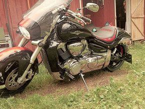 Suzuki Intruder