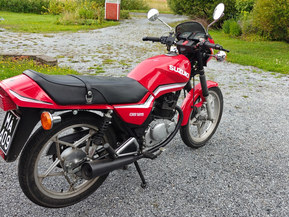 Suzuki GS