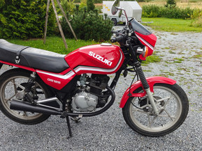 Suzuki GS