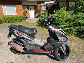 Aprilia SR