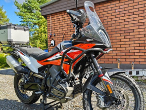 KTM 890