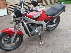 Suzuki GS