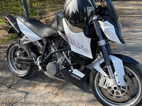 KTM 990