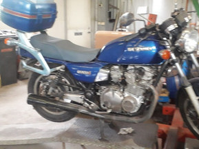 Suzuki GS