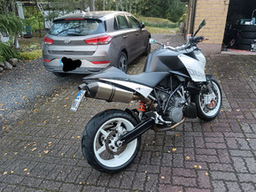 KTM 990