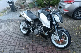 KTM 990