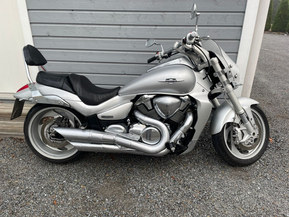 Suzuki Intruder