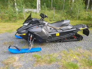 Ski-Doo Mach Z