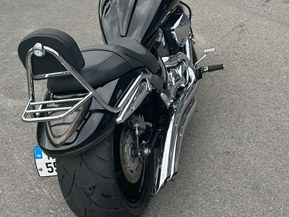 Suzuki Intruder