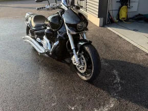 Suzuki Intruder