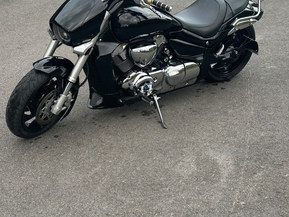 Suzuki Intruder