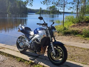 Suzuki GSR