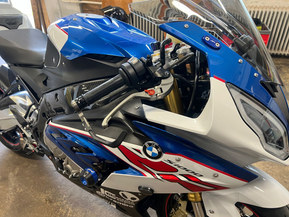 BMW S