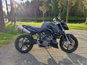 KTM 990