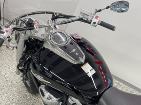 Suzuki Intruder