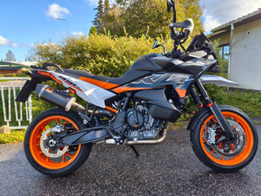 KTM 890