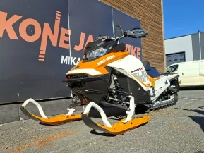 Ski-Doo Summit