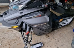 Ski-Doo Mach Z