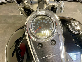 Suzuki Intruder