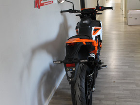 KTM 390