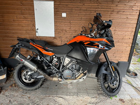 KTM 1090