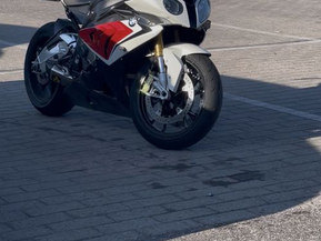 BMW S