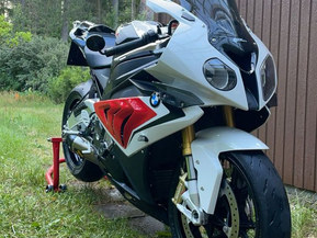 BMW S