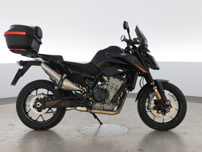 KTM 890