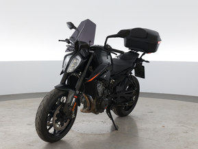 KTM 890