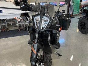 KTM 890
