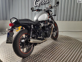 Triumph Street Twin