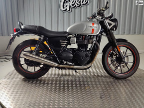 Triumph Street Twin