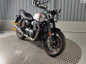 Triumph Street Twin