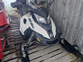 Ski-Doo Grand Touring