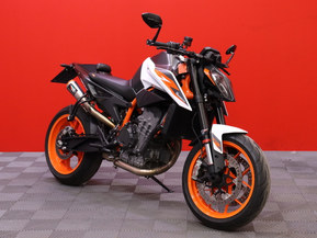 KTM 890