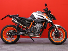 KTM 890