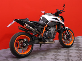 KTM 890