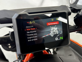 KTM 1390 Super Duke R